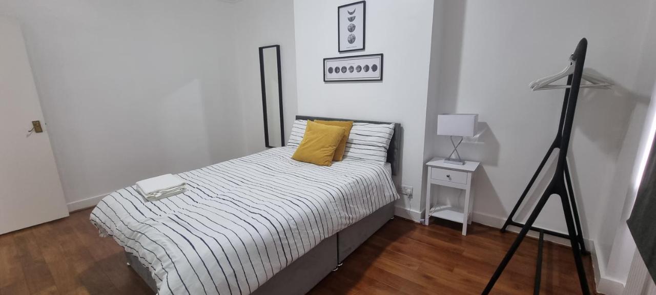 Cricklewood Broadway Guest Home Лондон Екстериор снимка