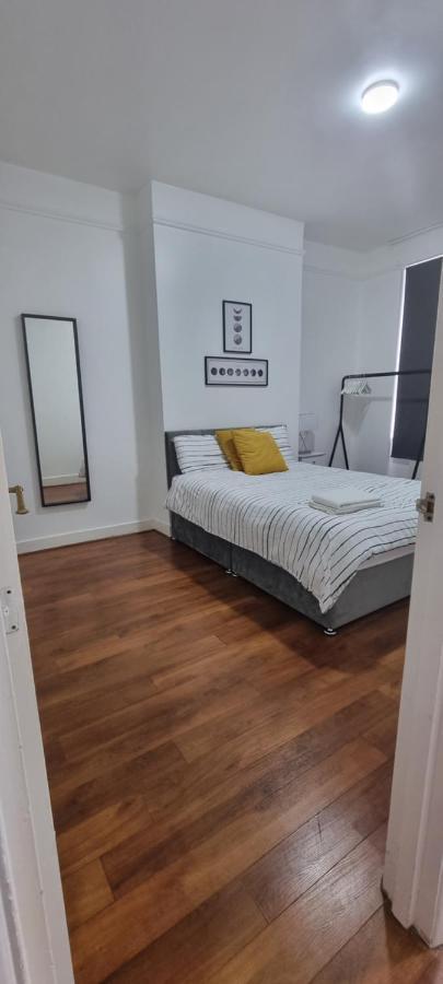 Cricklewood Broadway Guest Home Лондон Екстериор снимка