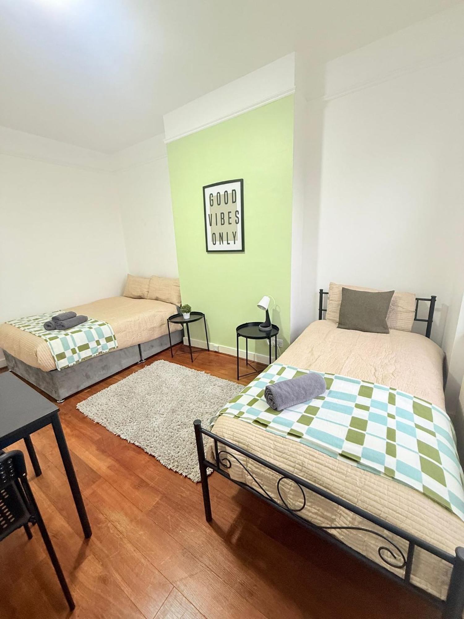 Cricklewood Broadway Guest Home Лондон Екстериор снимка