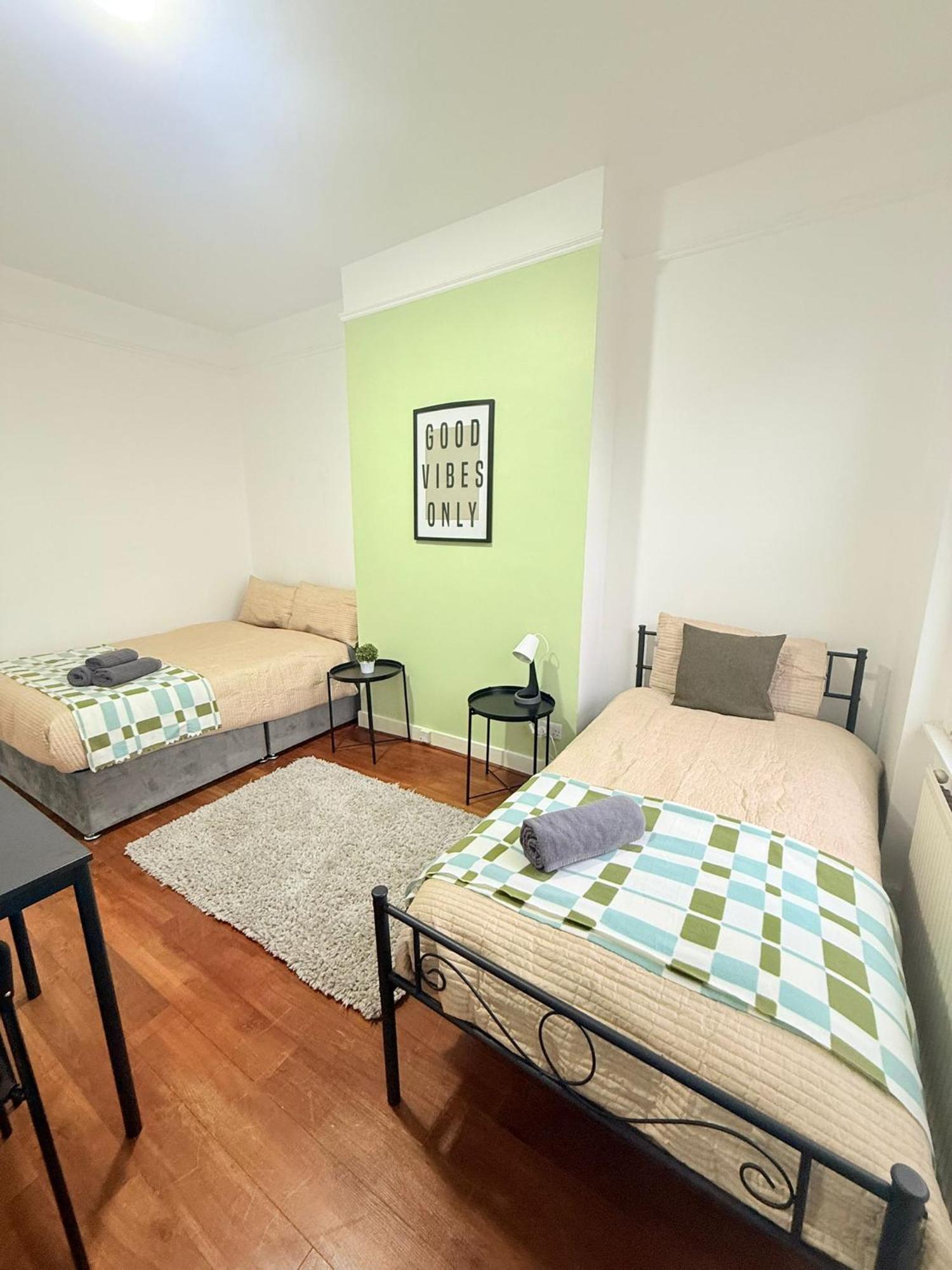 Cricklewood Broadway Guest Home Лондон Екстериор снимка