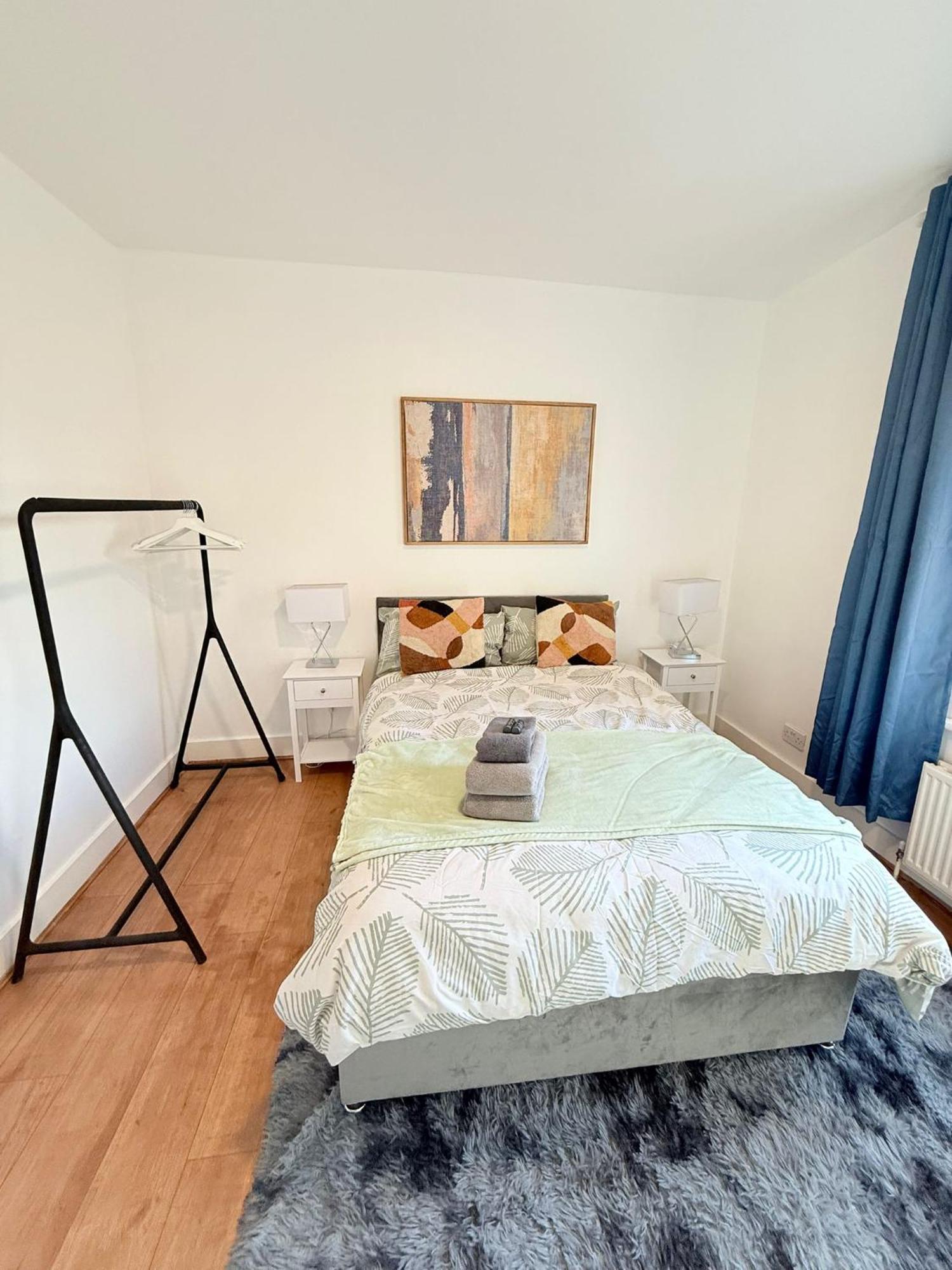 Cricklewood Broadway Guest Home Лондон Екстериор снимка