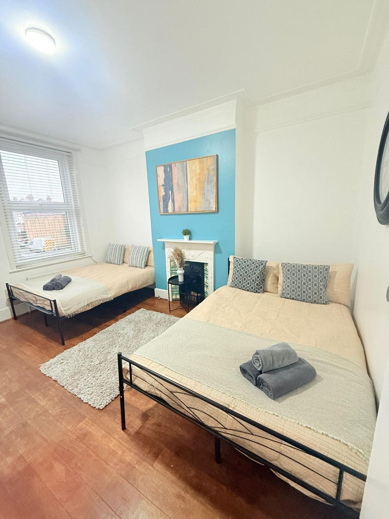 Cricklewood Broadway Guest Home Лондон Екстериор снимка